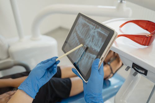 When Disaster Strikes: How to Handle a Dental Emergency at Home
